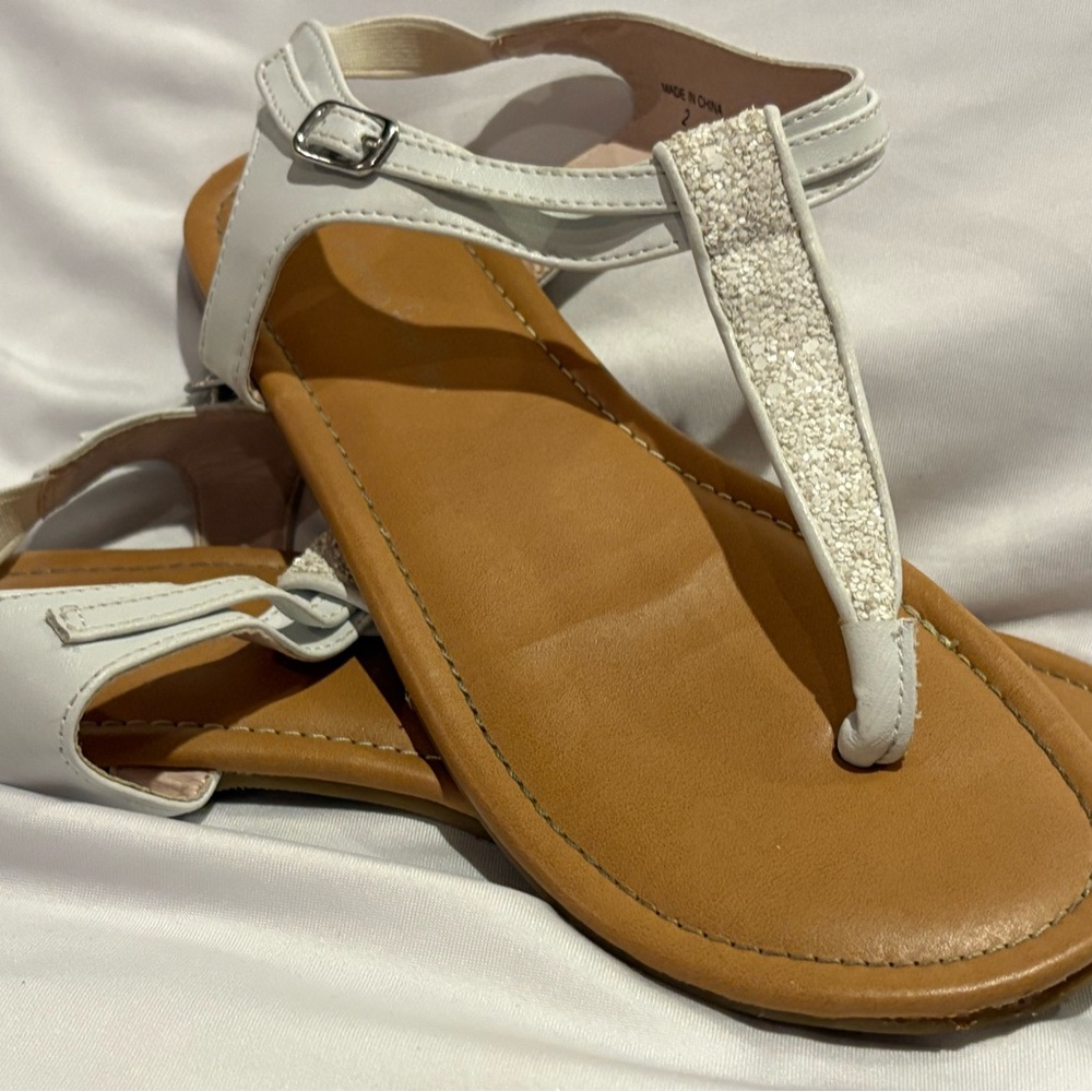 Girls white glitter sandal by Chasing Fireflies